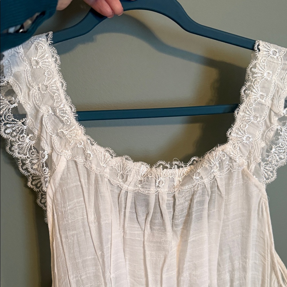 White Lace Trim Sleeveless Top - Picture 7 of 10